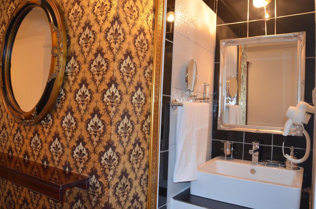 The Gala Palace Suits Kars Zimmer foto